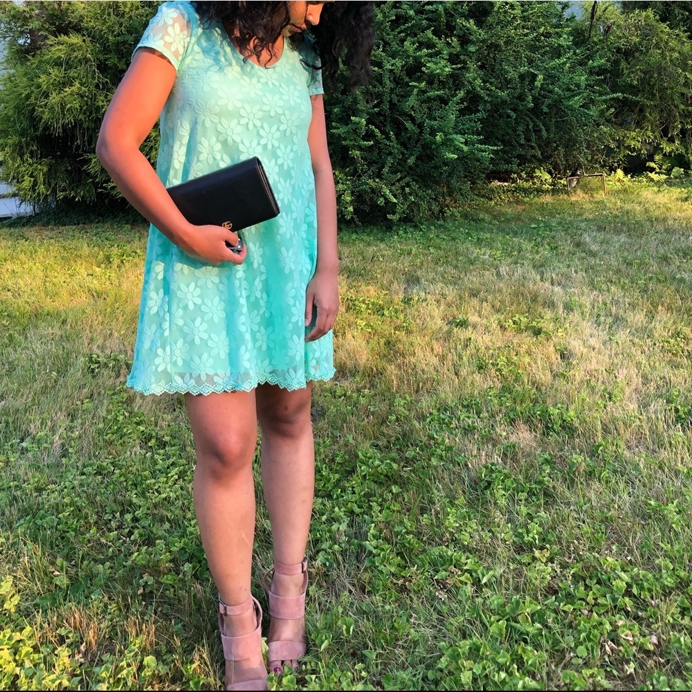 FLORAL LACE DRESS